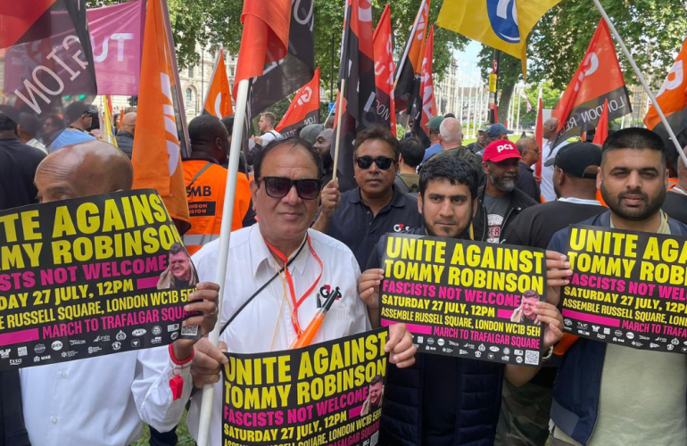 Featured image Striking G4S security guards join the Stand Up To Racism Demonstration Against Tommy Robinson. Photo credit Stand Up To Racism on TwitterX 1