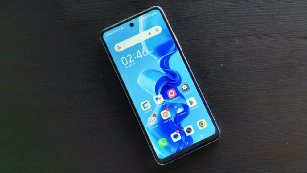 itel S24 display