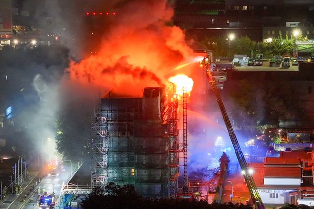 0 pay major blaze engulfs spectrum building in dagenham over 250 firefighters battling the flames