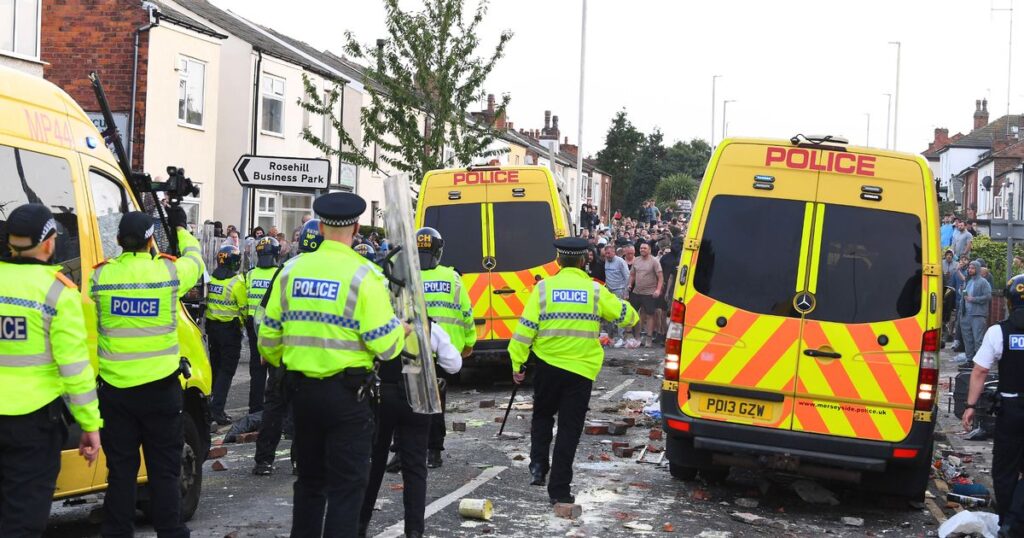 0 police dealing with trouble on st lukess roadsouthport