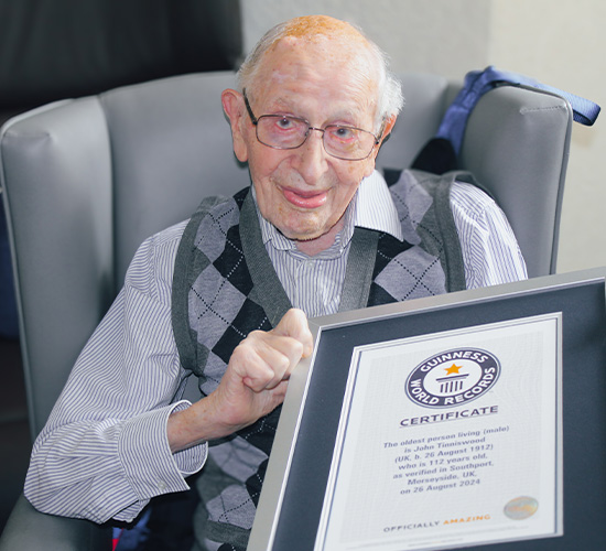 john tinniswood holding gwr certificate