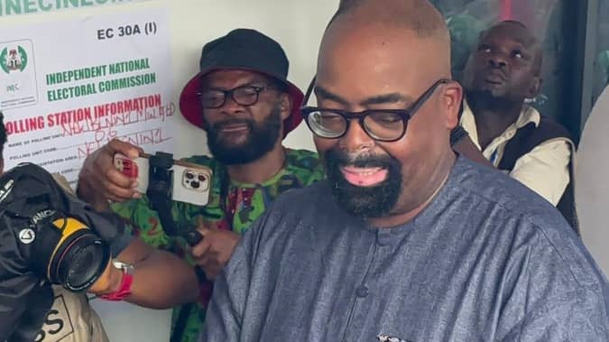 OOlumide Akpata governorship candidate of the Labour Party casting his vote 1